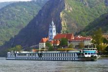 Donau med sykkel & båt